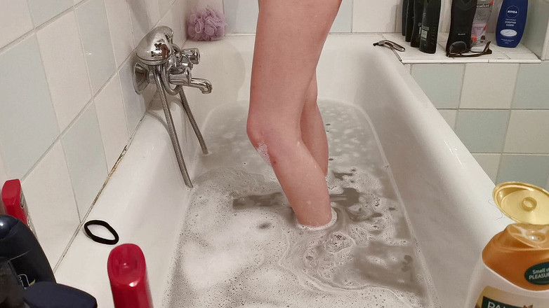 Beth Kinky: Baie și spălare de păr noaptea târziu