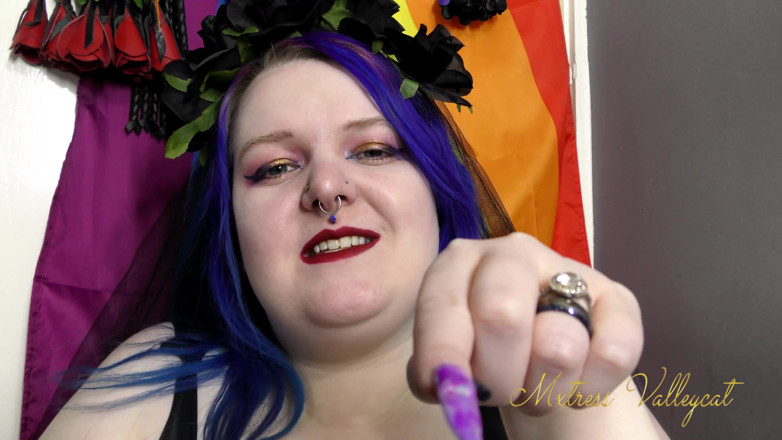 Mxtress Valleycat: Blow my nails