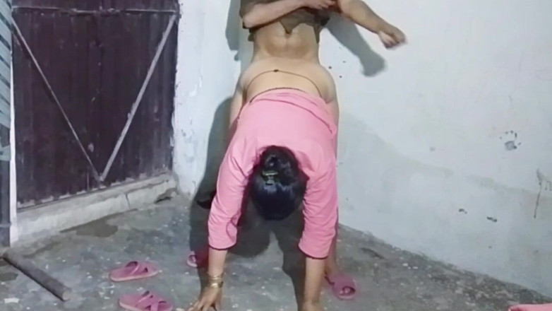 Abida sexy: Gadis hot india dientot habis-habisan sama kontol besar cowok berondong...
