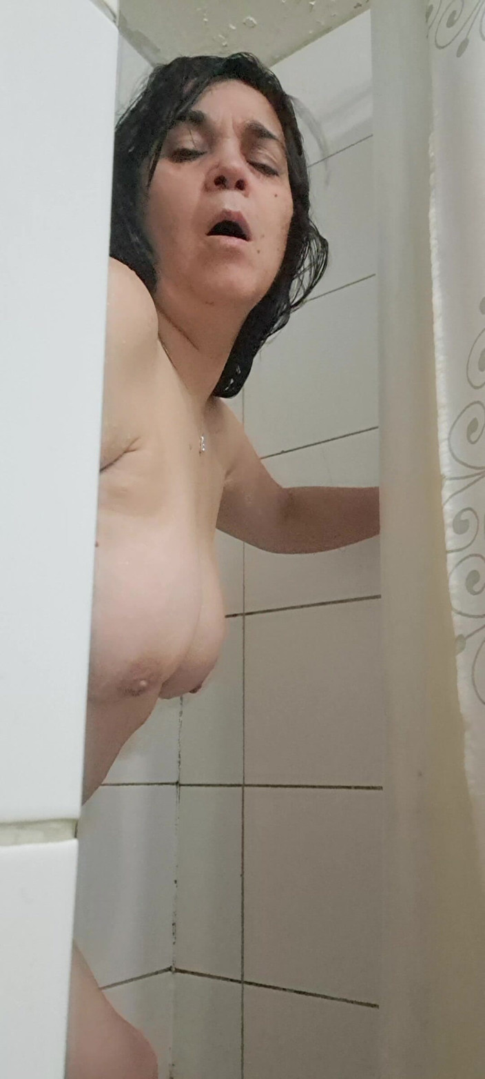 Mommy big hairy pussy: Ibu Mandi Untuk Menyejukkan Pepek Panasnya