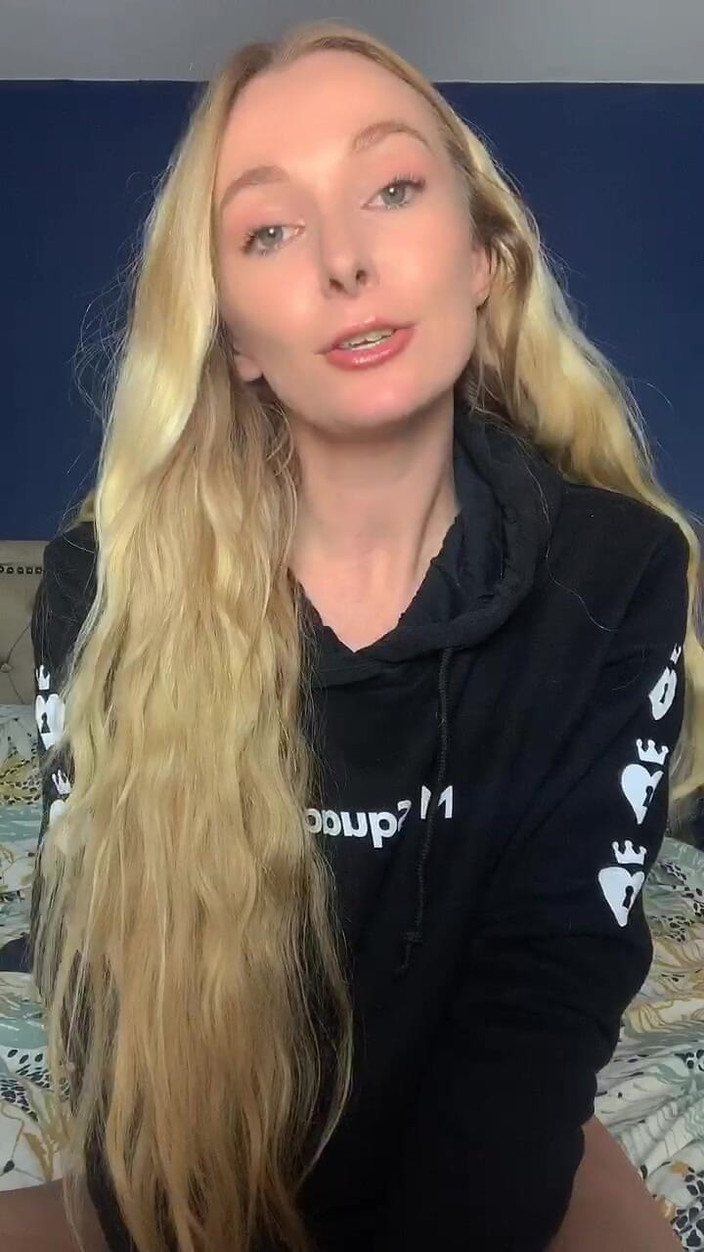 Brea Rose: Chỉ là một video khó xử nhỏ của Cringey từ...