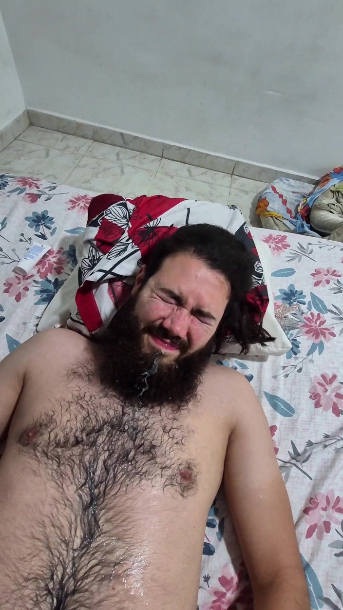 Pikaa6: Leite Dos Meus Peitos Na Barba Do Vizinho
