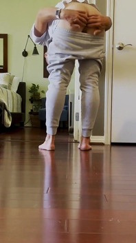 แชร์เท้าเปล่า ตูด ควย และไข่ของฉัน