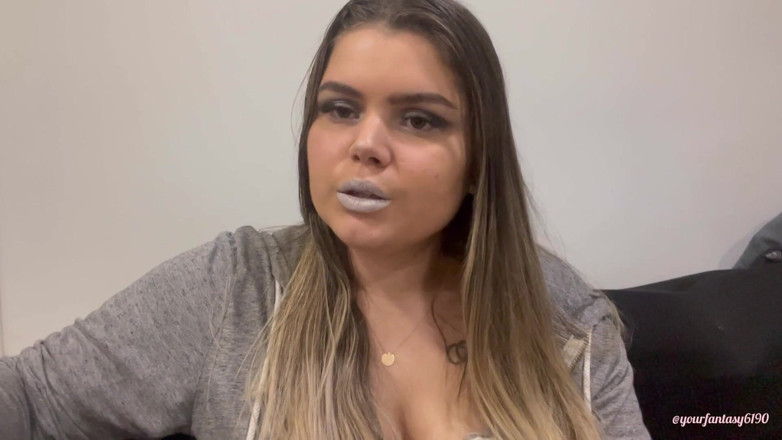 Your fantasy studio: Circles of smoke with silver lipstick