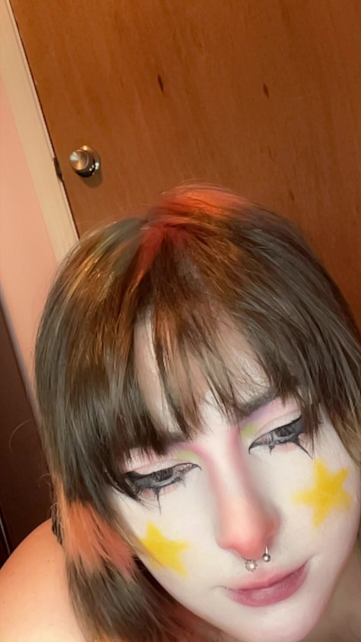 Mushroombitchx: Tvář s orgasmem z galaxie