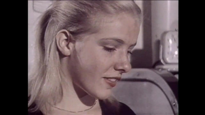 Vintage Usa: Vintage Threesome for Young Busty Blonde with Hairy Pussy Fucked...