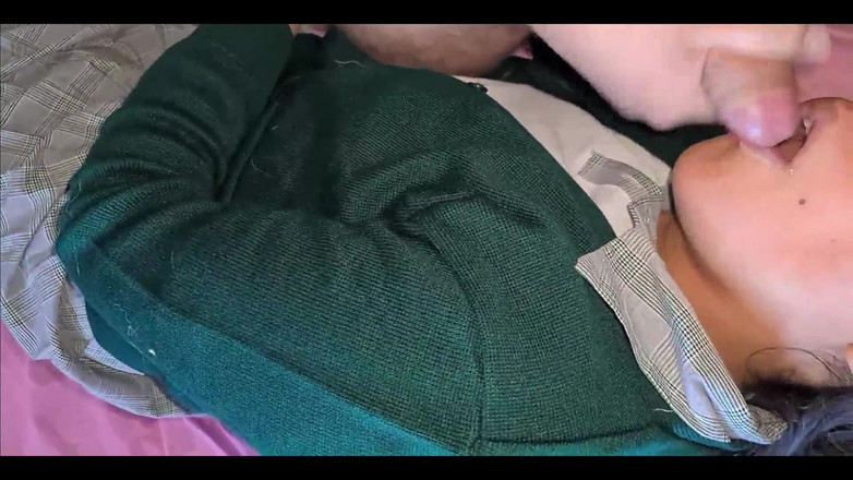 Anny Kitty: Sepong kontol. Murid nakal ini suka banget telan sperma