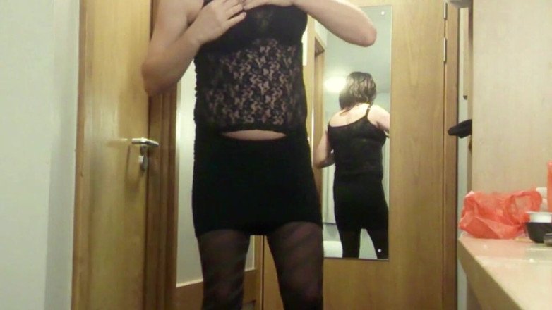 EmmaLeeTV - Nylon Fetish Tranny: Wanking in hotel doorway