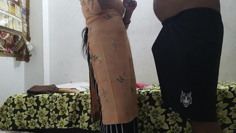 Nightqueen---7838: Pelt ngasih pelt sama adik iparnya yang datang untuk kerja...