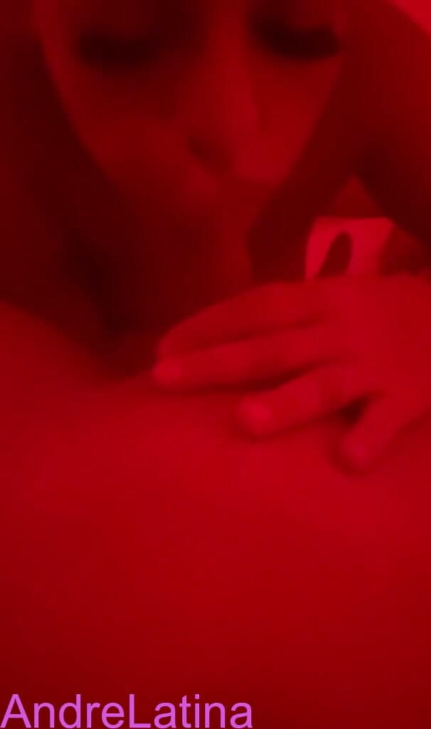 Gatita latina: Boquete Delicioso Dessa Mãe Solteira