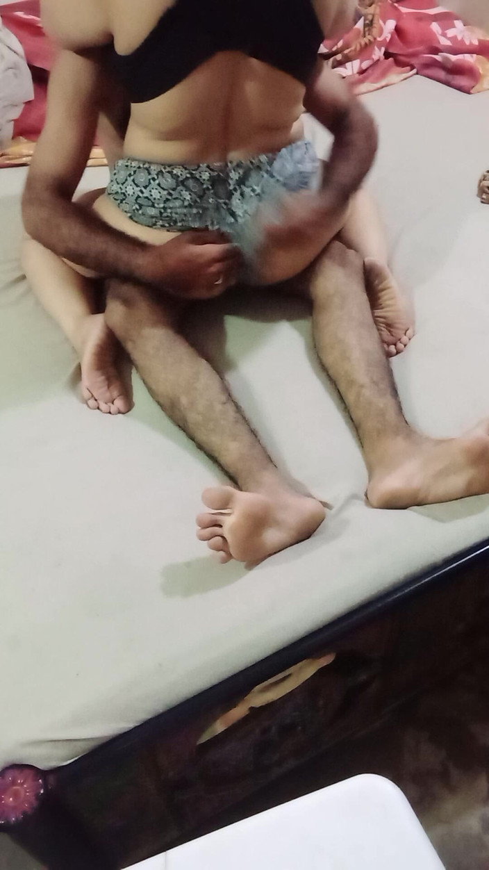 Yasmeen: Det var väldigt kul att bli knullad av Basti, först...