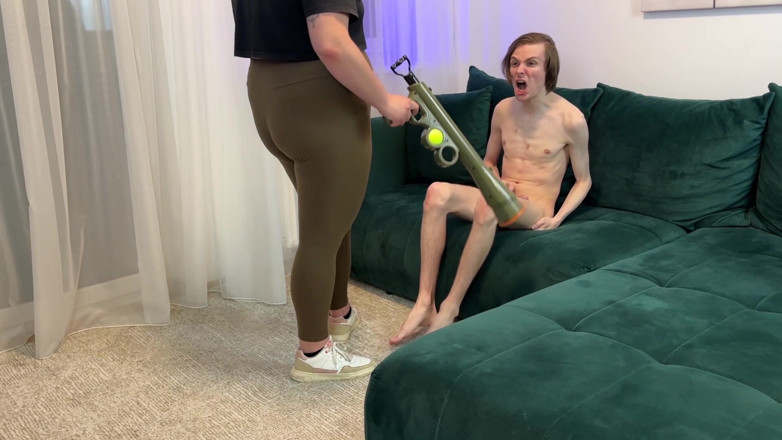 David Marcek: Enfiler des leggings sexy ! Ses testicules ont complètement enflé sous...