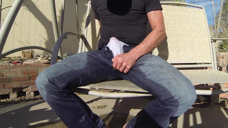 Lapetus: Leniwe popołudnie zwilża się i ponownie moczenie