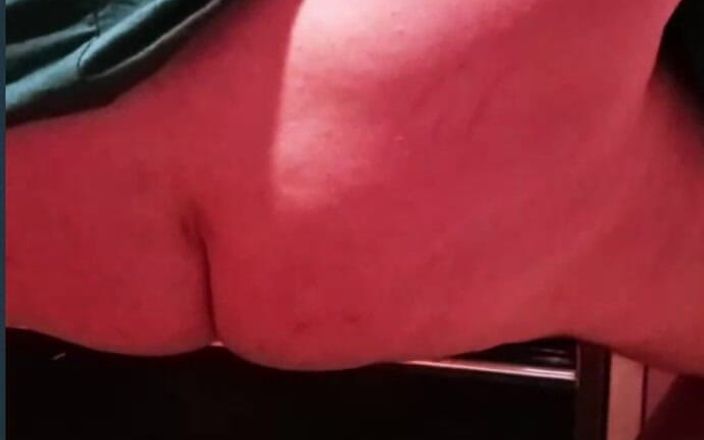 KatnissGraceLuthor: Cewek nakal ini lagi asik ngentot dildo ukuran XL 2024-03-05 12.38.29