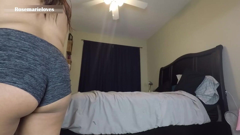 RosemarieLoves: सौतेली मम्मी को लंड कूदते हुए पसीना निकालने और उछलते स्तन और गांड बनाने के लिए