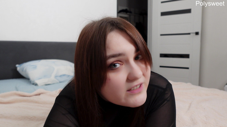 Polly Sweet: Majikan lagi asik muasin memeknya pakai sabuk kesucianmu pakai sepatu...