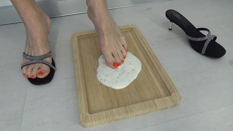 AnnaBUST: Mis Preciosas Piernas Han Vuelto Al Yogur