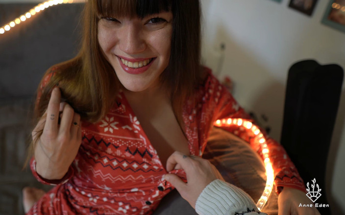 Anne Eden: První anální creampie vánoční klip !!