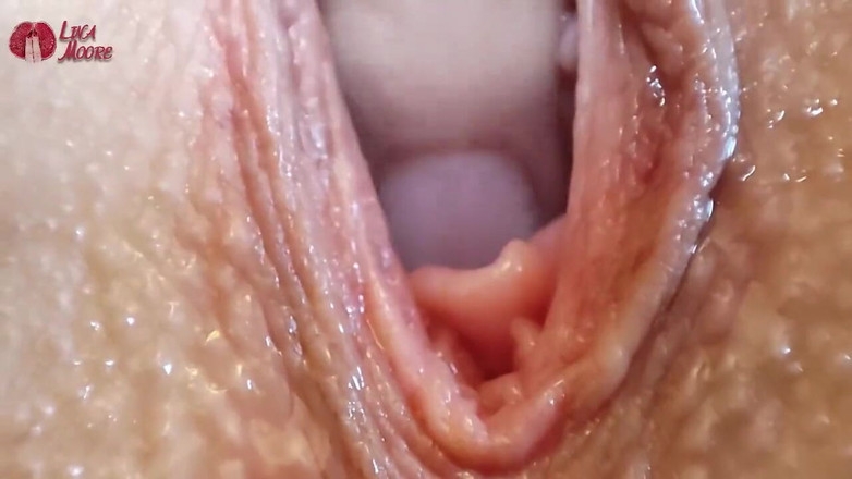 Lina Moore: Memek ekstrem close up. Vaginal Dilator