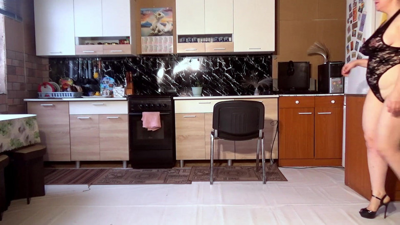 Lady toys: 大きなお尻にかかとにセクシーなボディスーツ