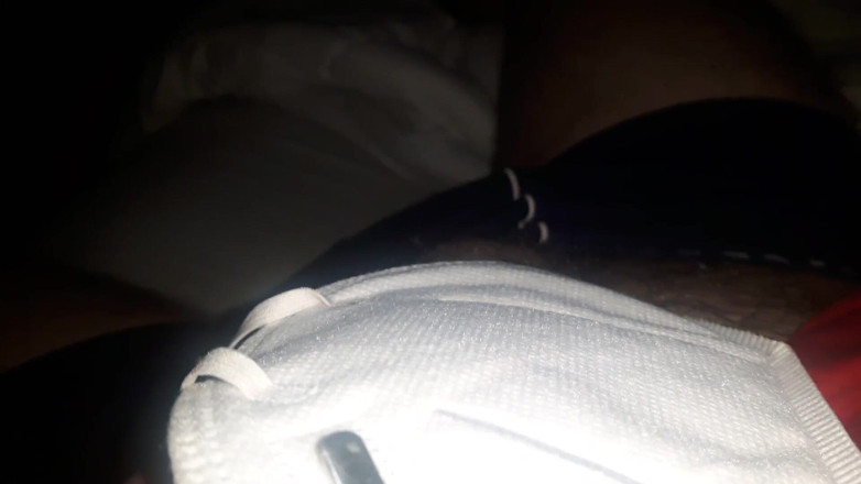 Lo Zborro: Hai, aku muncrat di topengmu (joi italia untuk gadis-gadis)