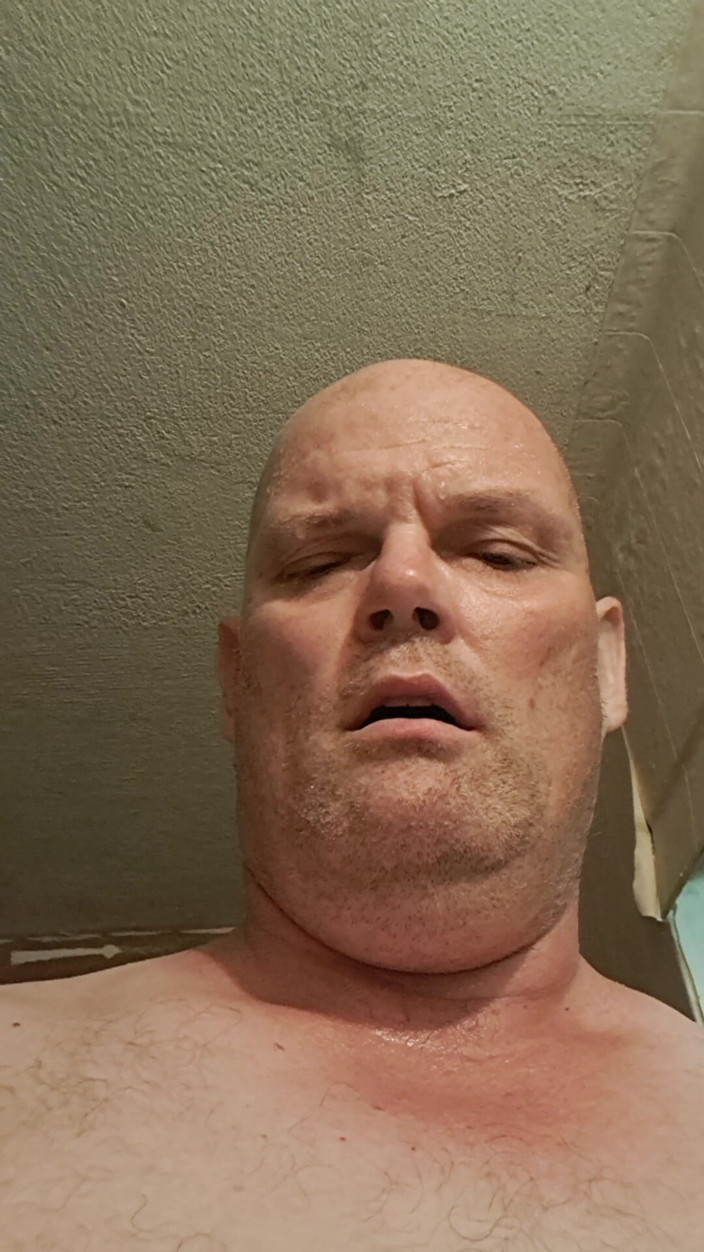 Fickspecht: Who Feels Like a Basement Fuck with the Slut