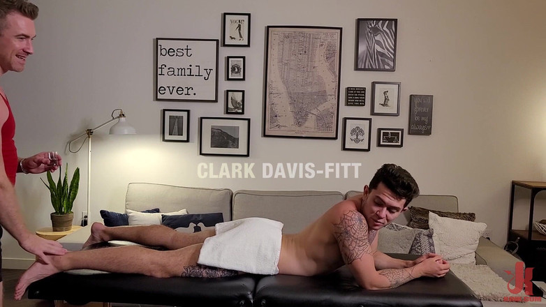 Kinky Bites Gay: Maseurul: Clark Davis Fitt și Nick Fitt Fitt Raw