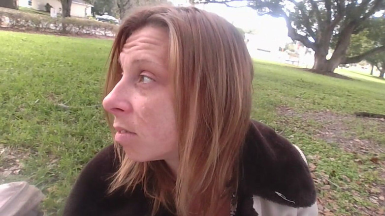 Molly Devine: Solo un video hablando amateur