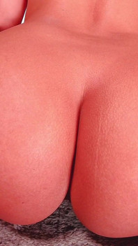 POV Obsession: Sexydea Spreads Her Phat Ass Cheeks for Your