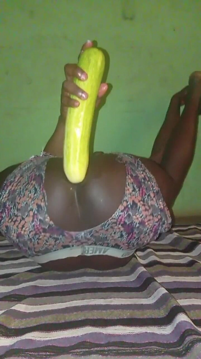 Badman4606: Boy Flash His Big Ass