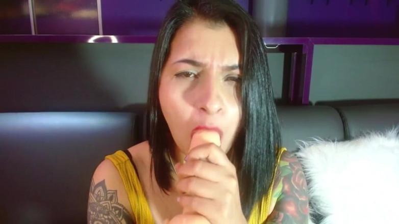 Tamara Russo: Feel my tongue