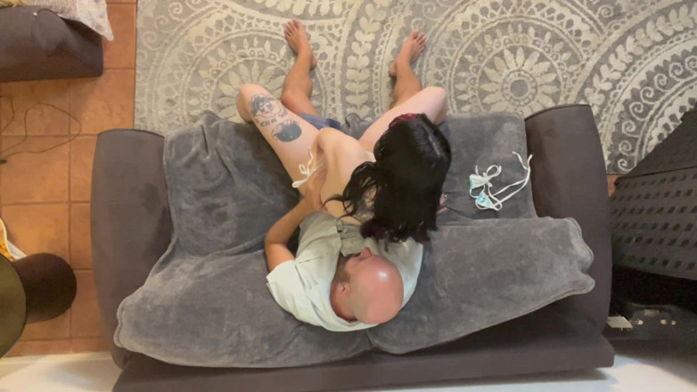 Island Boy Vids: Lap Dance From Ditria Rose Cums with a Handjob Extra