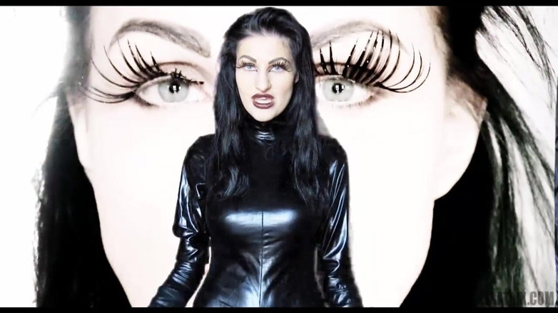 Lady Mesmeratrix Official: Caught in my cobweb...