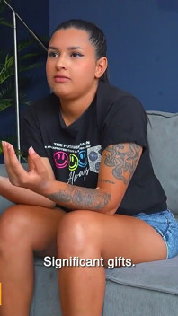 Această femeie latino amatoare cu un cur mare nu se aștepta ca interviul nostru să se transforme în călărie dură și o ejaculare facială