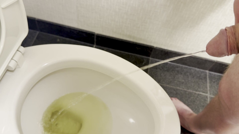 DJ MostWanted: Cara branco quer fazer xixi em você