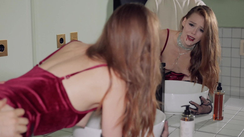 Arina Fox: POV: Aphrodite Came in a Vampire Costume at a Party...