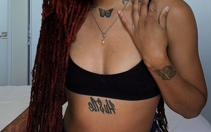 2WildCouple: 彼女が厄介なようになるのを見てください