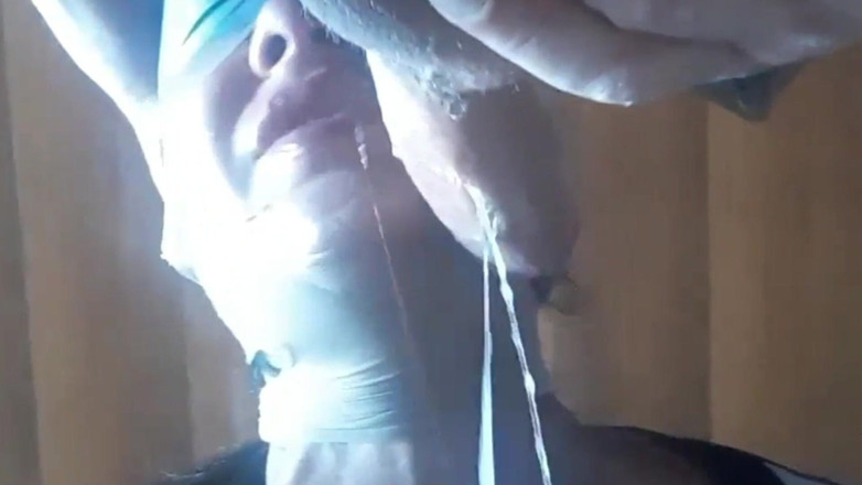 LauraOnHeels: A doua viziune cu o MILF cu glugă, îmbrăcată în nylon, legată...