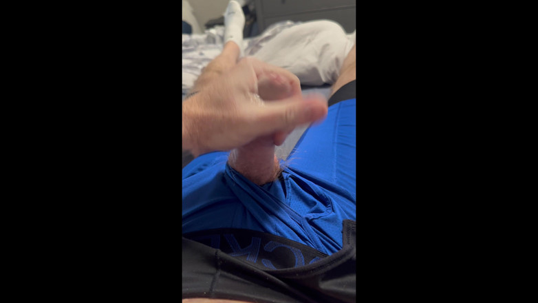 Picoo: Zrzavý medvěd teče doma