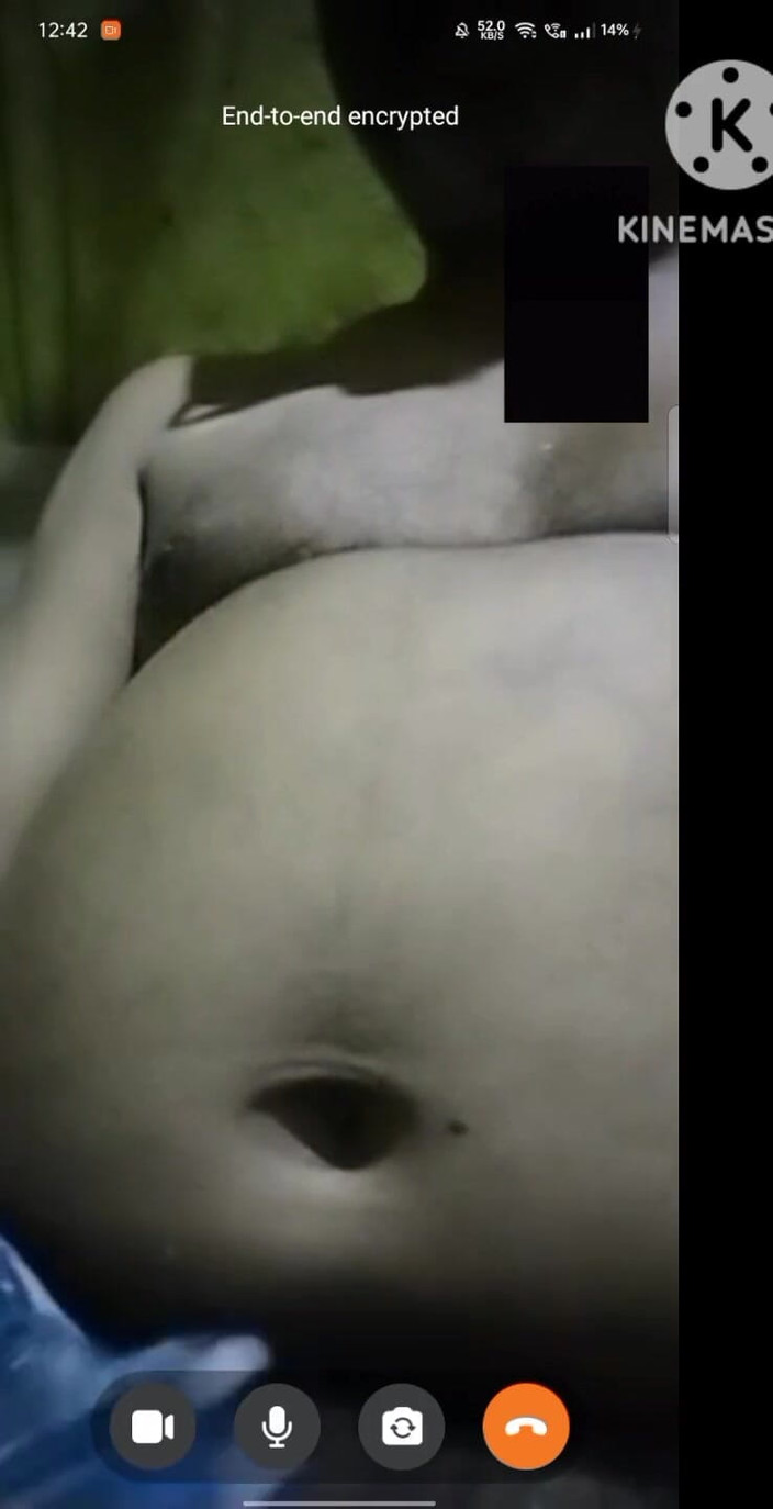 Bikash: Starý muž zachází s velkým ptákem