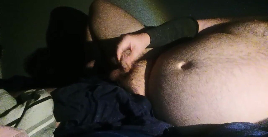 Big Pisser: Disparando una carga de semen de mis enormes bolas y...