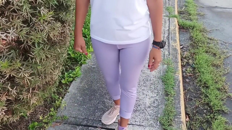 Swingersamateur40: Aku ngasih memek besraku sama orang asing, dia ngentot aku...