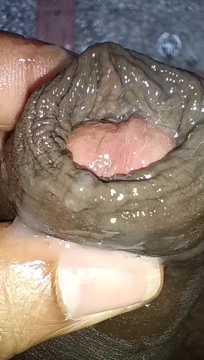 Tommhot: Saya melancap dan di halaman merintih dan bercakap kotor