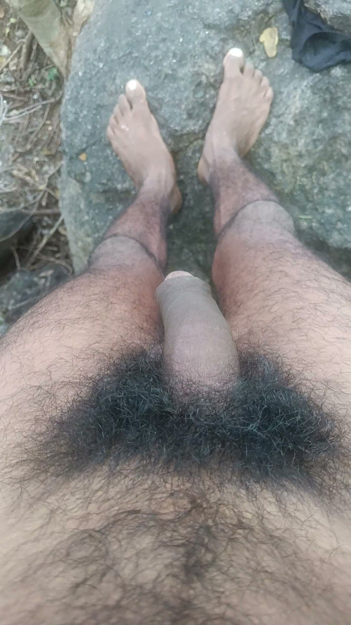 AURA THINGS: Il caldo ragazzo indiano desi si masturba