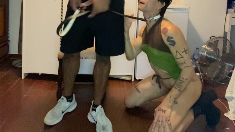 Wesley Bull: Eine gut trainierte sub genießt meine füße