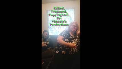 BBW nurse Vicki adventures with friends: Нашел нового друга, и ему нравится делиться своими дымами со мной