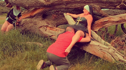 The adventures of Kylie Britain: Un toque de cuero