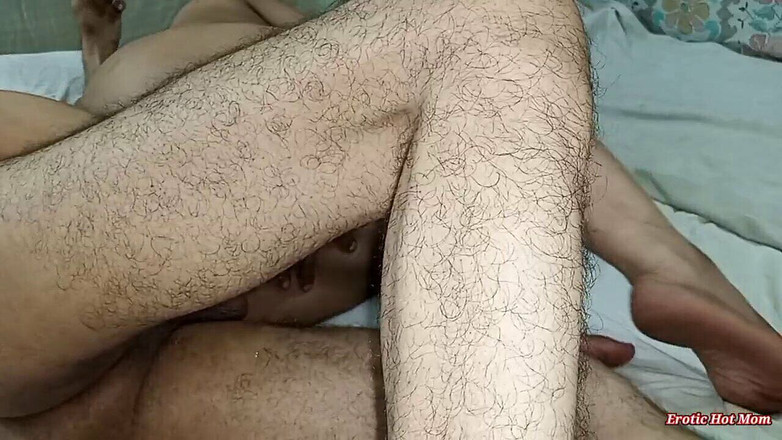 Netu: Boční póza a tvrdé šukání na misionáře