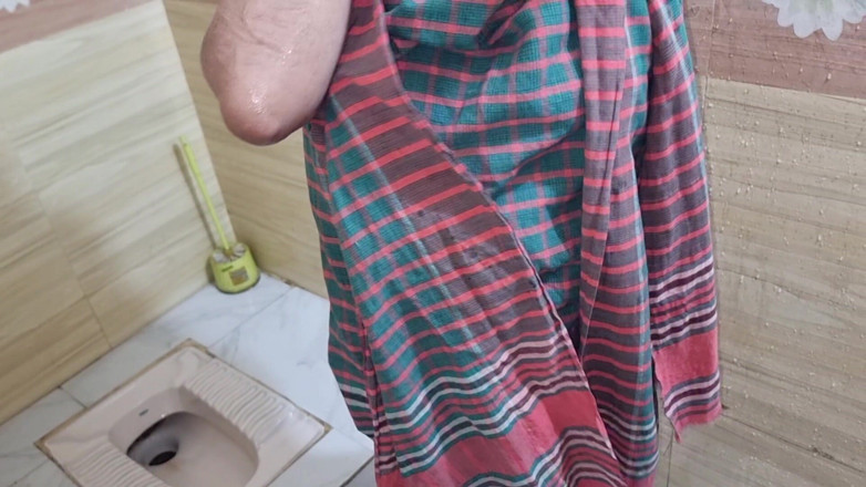 bdboygirl69: I Fucked My Wife Shower Time in Bathroom Then Sucking...