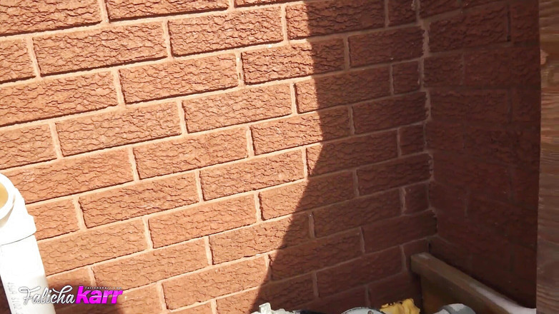 Falicha Karr: Bà nội trợ nứng buồn chán bị người sửa chữa...